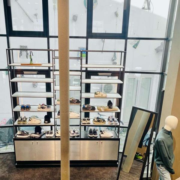 Die neuen Sneaker von Philippe Model stehen im Regal und warten auf euch 😎