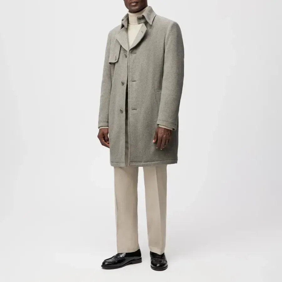 Trenchcoat Skopje_C fango_01